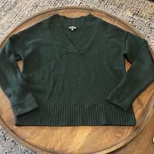 Wonderly, women’s Deep Green V-Neck Sweater, size M